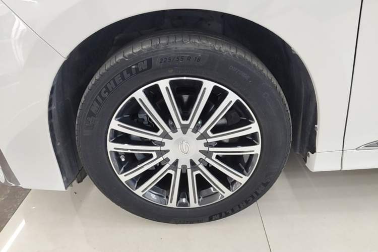 Used GAC Trumpchi M8 2023 Lingxiu Series 390T Prestige Edition Left Front Wheel Hub