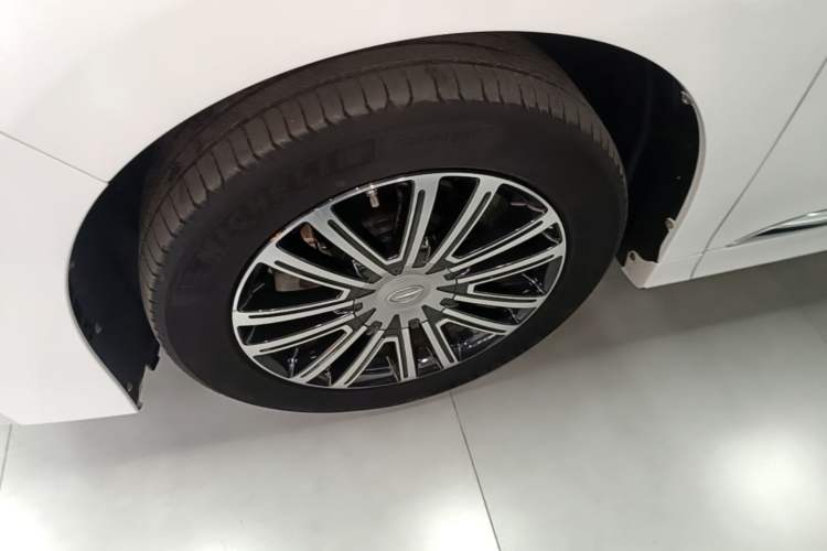 Used GAC Trumpchi M8 2023 Lingxiu Series 390T Prestige Edition Left Front Wheel Hub