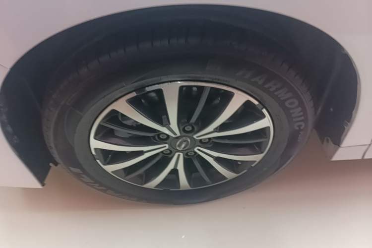 Used GAC Trumpchi M8 2023 Lingxiu Series 390T Luxury Edition Left Front Wheel Hub