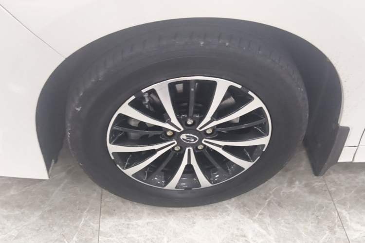 Used GAC Trumpchi M8 2023 Lingxiu Series 390T Deluxe Edition Left Front Wheel Hub
