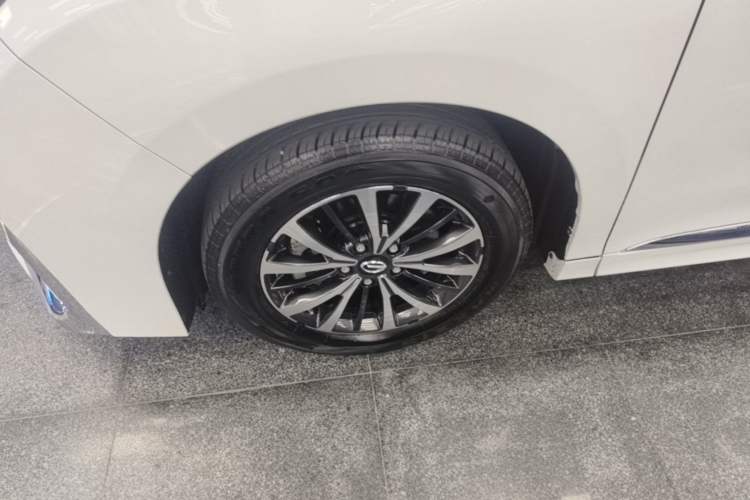 Used GAC Trumpchi M8 2023 Lingxiu Series 390T Deluxe Edition Left Front Wheel Hub