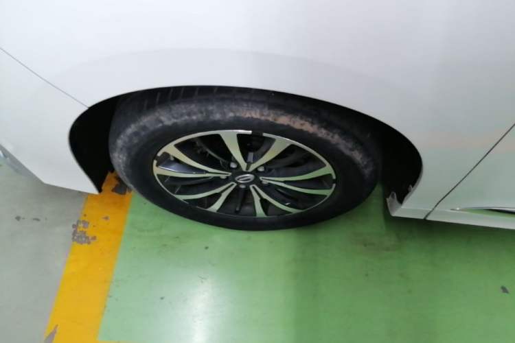 Used GAC Trumpchi M8 2023 Lingxiu Series 390T Deluxe Edition Left Front Wheel Hub
