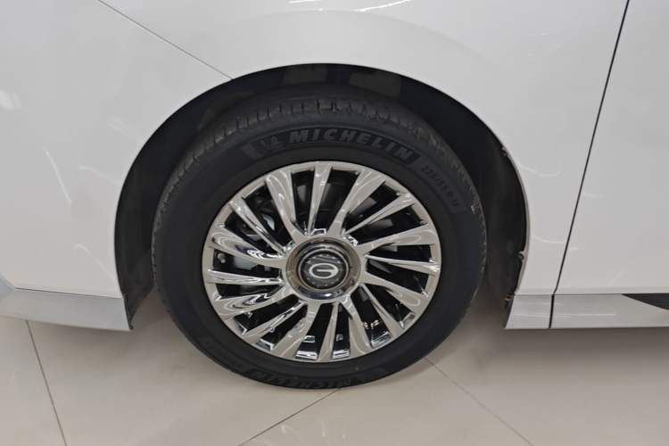 Used GAC Trumpchi M8 2023 Zongshi Series 400T Ultimate Edition Left Front Wheel Hub