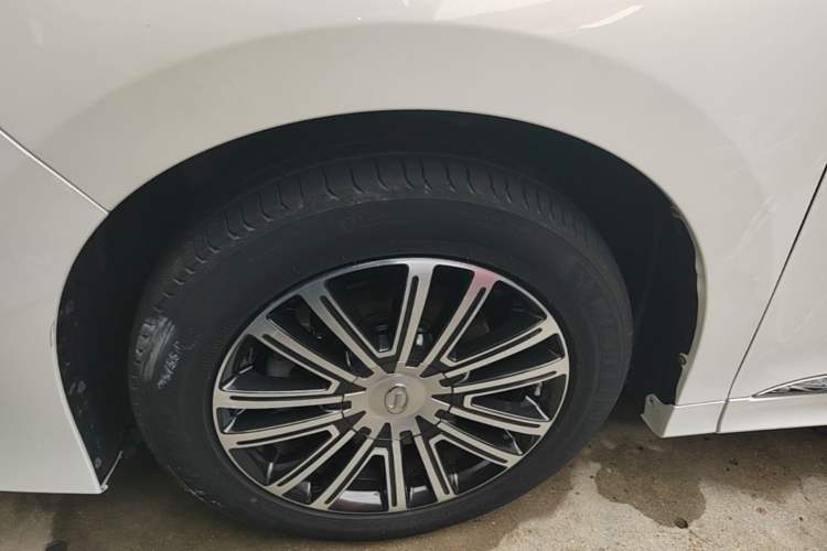 Used GAC Trumpchi M8 2023 Lingxiu Series 390T Prestige Edition Left Front Wheel Hub