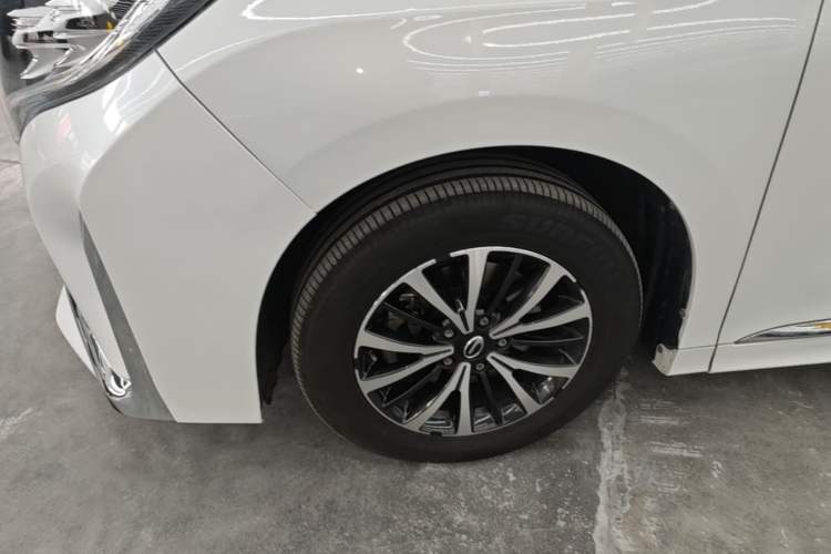 Used GAC Trumpchi M8 2023 Lingxiu Series 390T Luxury Edition Left Front Wheel Hub