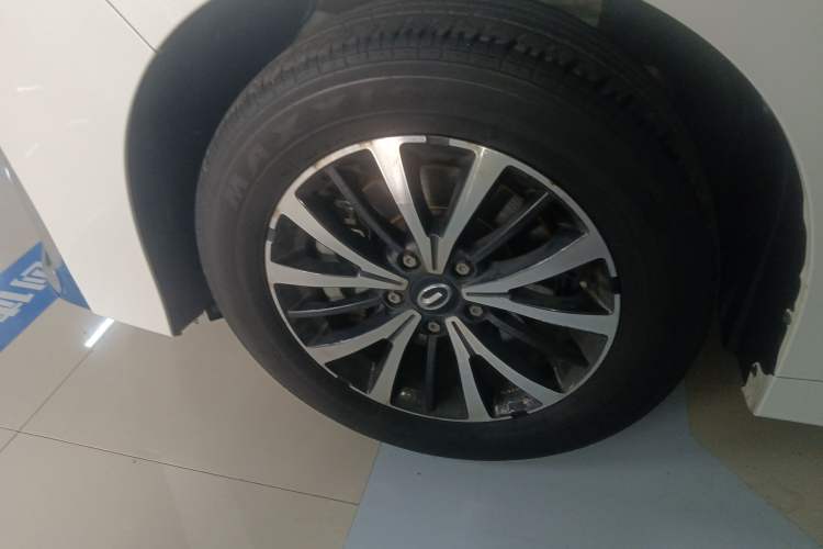 Used GAC Trumpchi M8 2023 Lingxiu Series 390T Deluxe Edition Left Front Wheel Hub