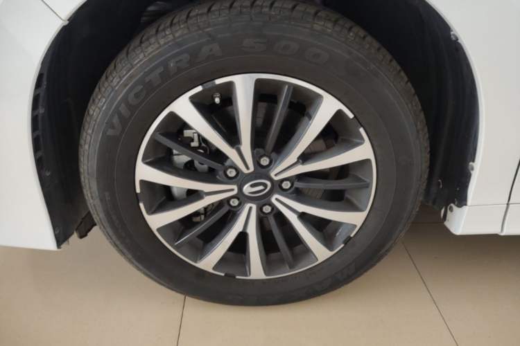 Used GAC Trumpchi M8 2023 Lingxiu Series 390T Deluxe Edition Left Front Wheel Hub