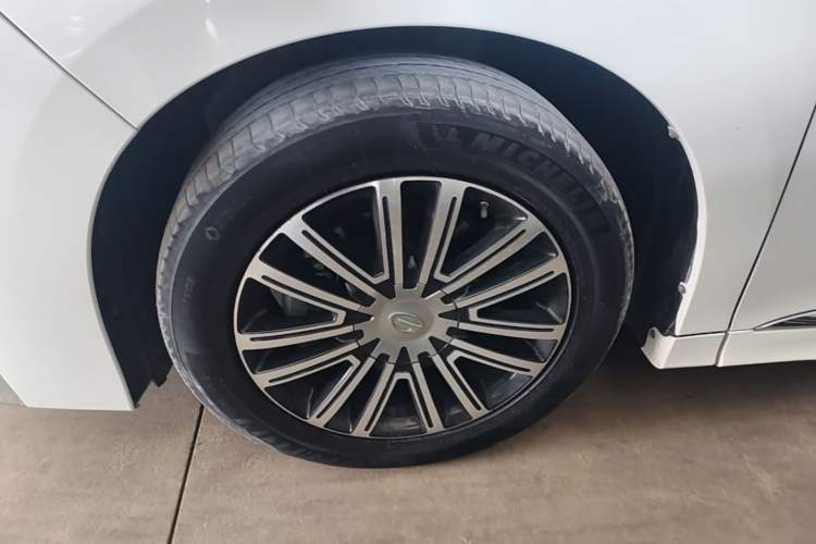 Used GAC Trumpchi M8 2023 Lingxiu Series 390T Prestige Edition Left Front Wheel Hub