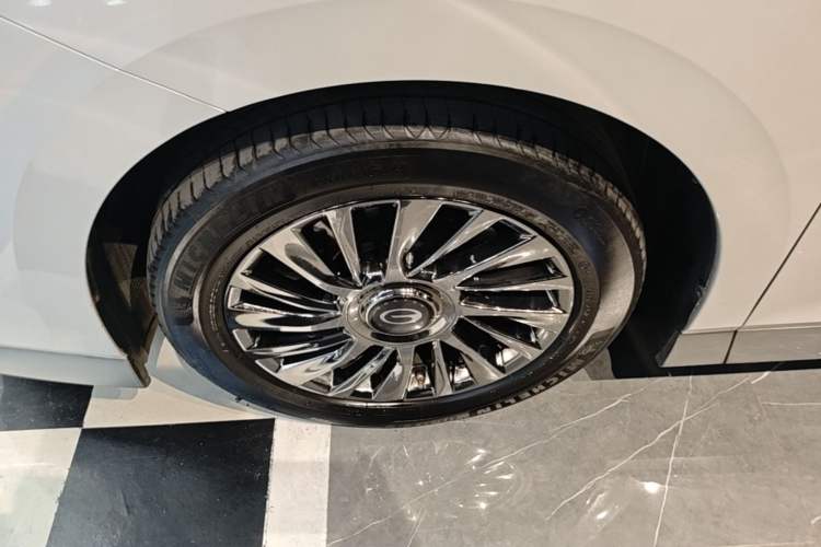 Used GAC Trumpchi M8 2023 Zongshi Series Dual-Motor YuZun Edition Left Front Wheel Hub