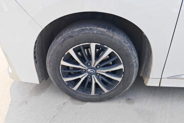 Used GAC Trumpchi M8 2023 Lingxiu Series 390T Luxury Edition Left Front Wheel Hub