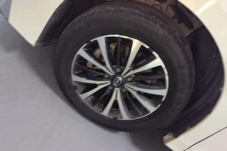 Used GAC Trumpchi M8 2023 Lingxiu Series 390T Deluxe Edition Left Front Wheel Hub
