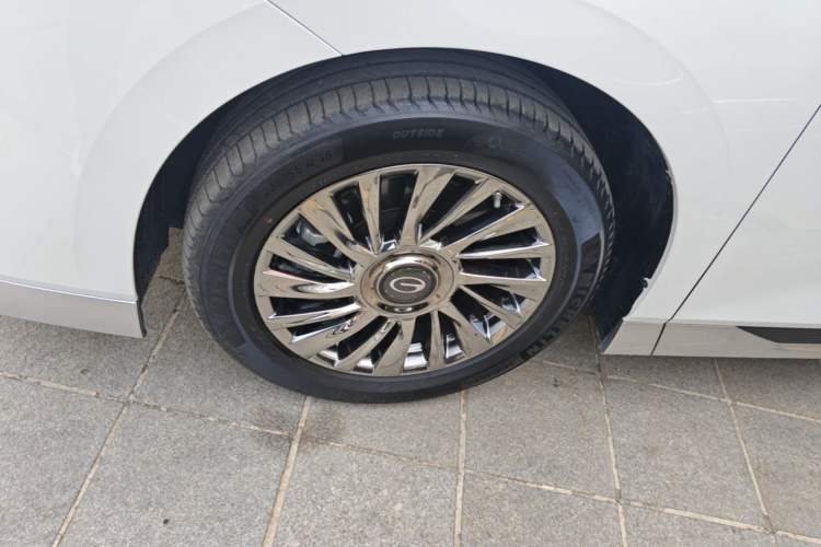 Used GAC Trumpchi M8 2023 Zongshi Series 400T Ultimate Edition Left Front Wheel Hub