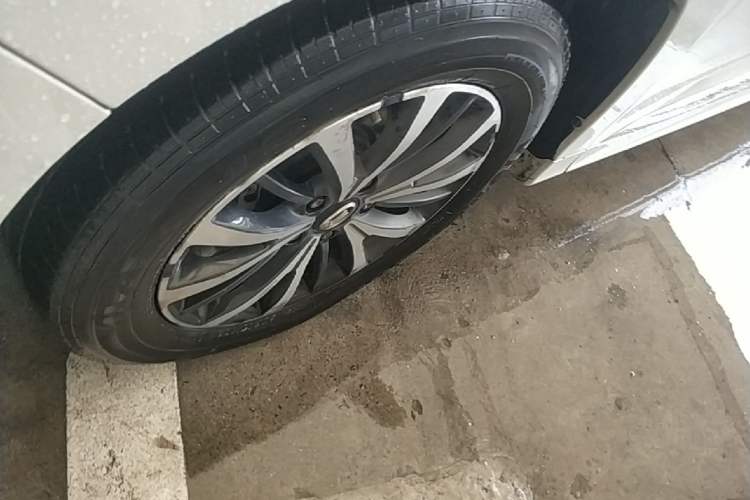 Used GAC Trumpchi M8 2023 Lingxiu Series 390T Deluxe Edition Left Front Wheel Hub