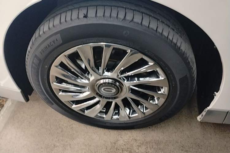 Used GAC Trumpchi M8 2023 Zongshi Series Dual-Motor Flagship Edition Left Front Wheel Hub