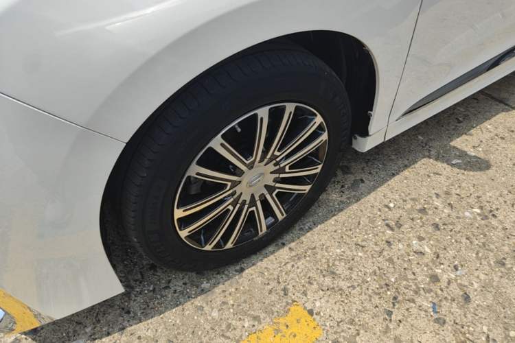 Used GAC Trumpchi M8 2023 Lingxiu Series 390T Prestige Edition Left Front Wheel Hub