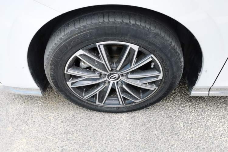 Used GAC Trumpchi M8 2023 Zongshi Series 400T Ultimate Edition Left Front Wheel Hub