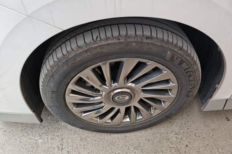 Used GAC Trumpchi M8 2023 Zongshi Series 400T Ultimate Edition Left Front Wheel Hub