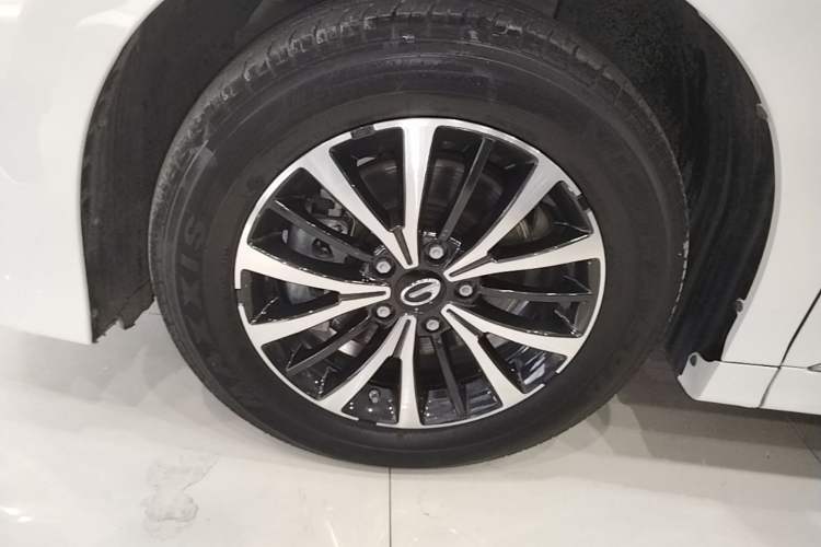Used GAC Trumpchi M8 2023 Lingxiu Series 390T Deluxe Edition Left Front Wheel Hub