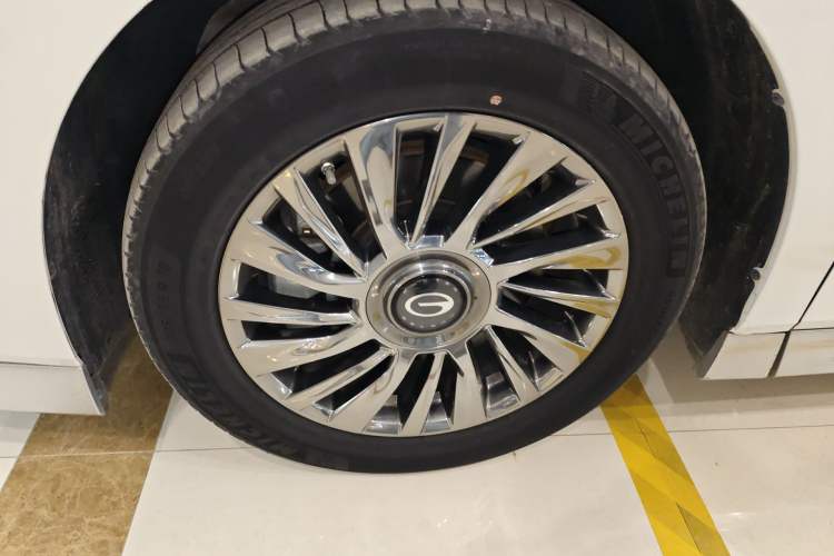 Used GAC Trumpchi M8 2023 Zongshi Series 400T Ultimate Edition Left Front Wheel Hub
