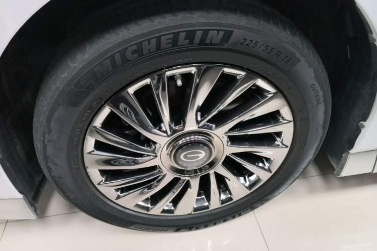 Used GAC Trumpchi M8 2023 Zongshi Series Dual-Motor Flagship Edition Left Front Wheel Hub