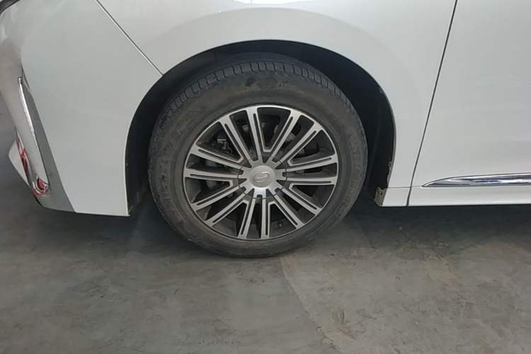Used GAC Trumpchi M8 2023 Lingxiu Series 390T Prestige Edition Left Front Wheel Hub