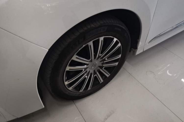 Used GAC Trumpchi M8 2023 Lingxiu Series 390T Prestige Edition Left Front Wheel Hub