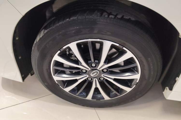 Used GAC Trumpchi M8 2023 Lingxiu Series 390T Deluxe Edition Left Front Wheel Hub