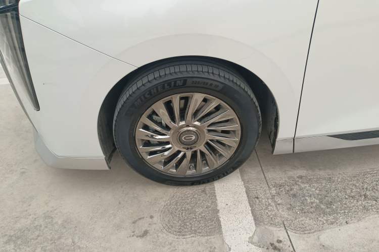 Used GAC Trumpchi M8 2023 Zongshi Series 400T Ultimate Edition Left Front Wheel Hub