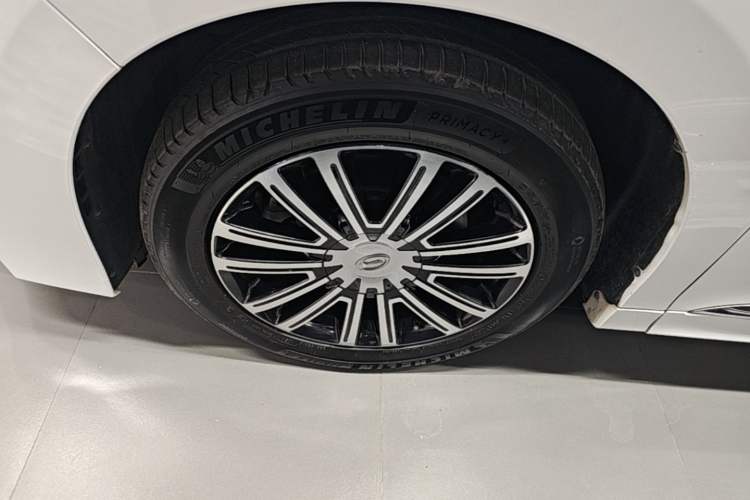 Used GAC Trumpchi M8 2023 Lingxiu Series 390T Prestige Edition Left Front Wheel Hub