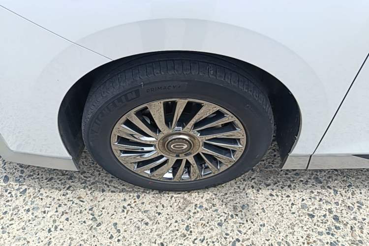 Used GAC Trumpchi M8 2023 Zongshi Series Dual-Motor Flagship Edition Left Front Wheel Hub