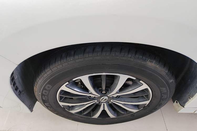 Used GAC Trumpchi M8 2023 Lingxiu Series 390T Luxury Edition Left Front Wheel Hub