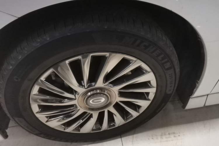Used GAC Trumpchi M8 2023 Zongshi Series Dual-Motor YuZun Edition Left Front Wheel Hub