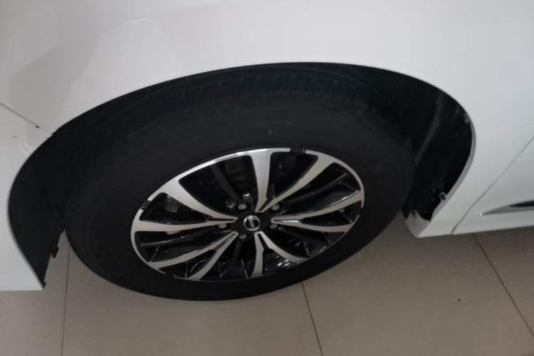 Used GAC Trumpchi M8 2023 Lingxiu Series 390T Deluxe Edition Left Front Wheel Hub