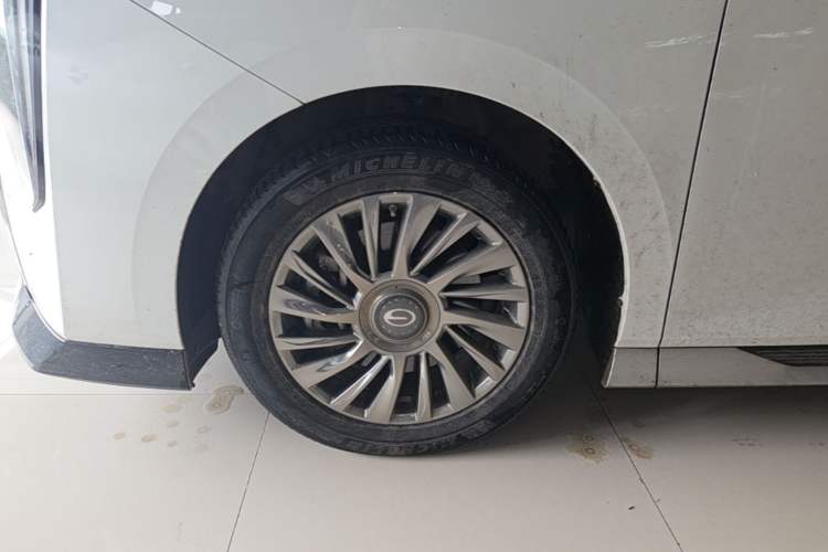 Used GAC Trumpchi M8 2023 Zongshi Series 400T Ultimate Edition Left Front Wheel Hub