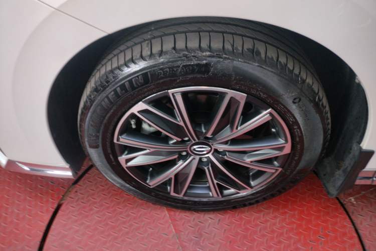 Used GAC Trumpchi M8 2023 Zongshi Series 400T Ultimate Edition Left Front Wheel Hub
