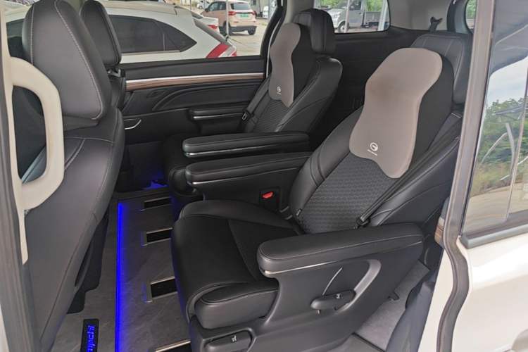 Used GAC Trumpchi M8 2023 Lingxiu Series 390T Deluxe Edition Left Rear Seat