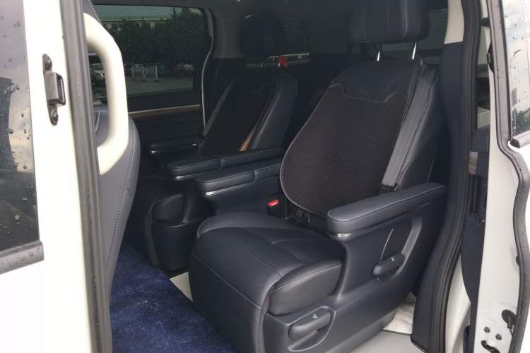 Used GAC Trumpchi M8 2023 Lingxiu Series 390T Prestige Edition Left Rear Seat