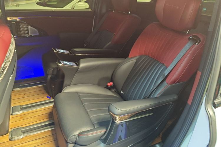 Used GAC Trumpchi M8 2023 Zongshi Series Dual-Motor YuZun Edition Left Rear Seat