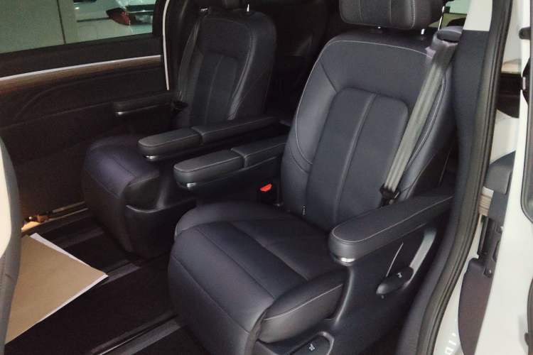 Used GAC Trumpchi M8 2023 Lingxiu Series 390T Prestige Edition Left Rear Seat