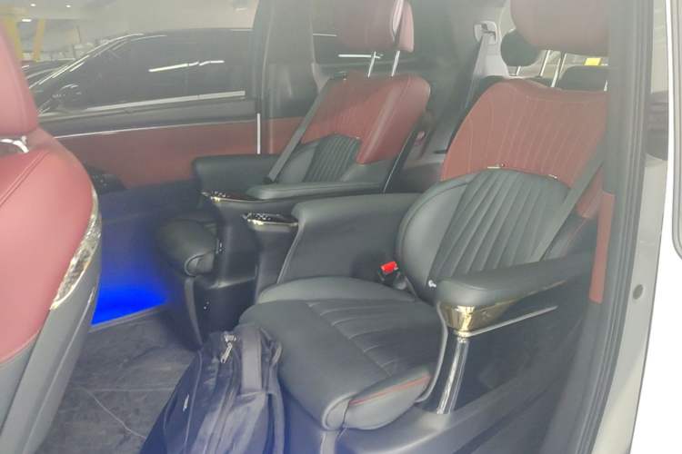 Used GAC Trumpchi M8 2023 Zongshi Series Dual-Motor Flagship Edition Left Rear Seat