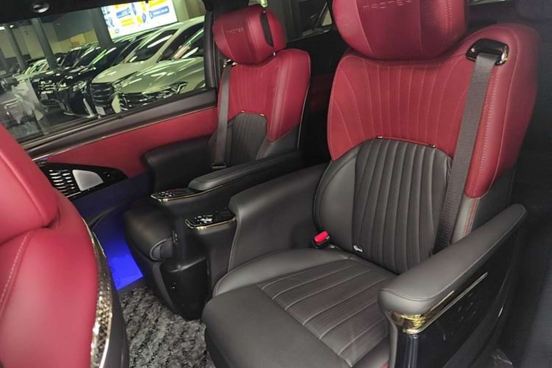 Used GAC Trumpchi M8 2023 Zongshi Series Dual-Motor Flagship Edition Left Rear Seat