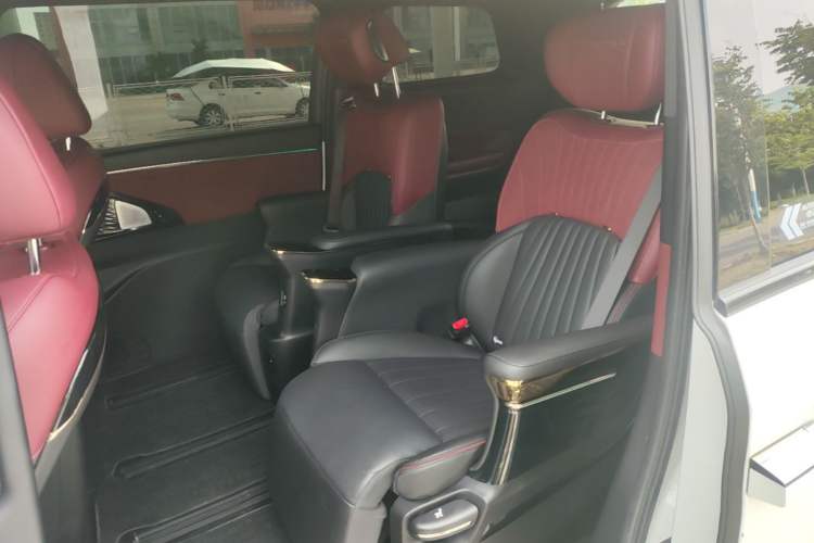 Used GAC Trumpchi M8 2023 Zongshi Series Dual-Motor Supreme Edition Left Rear Seat