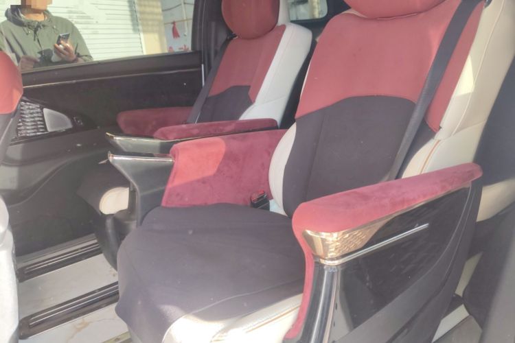 Used GAC Trumpchi M8 2023 Zongshi Series Dual-Motor YuZun Edition Left Rear Seat