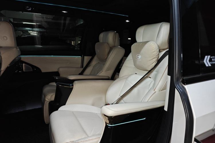 Used GAC Trumpchi M8 2023 Zongshi Series Dual-Motor Flagship Edition Left Rear Seat