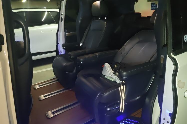 Used GAC Trumpchi M8 2023 Master Series 390T Ultimate Edition Left Rear Seat