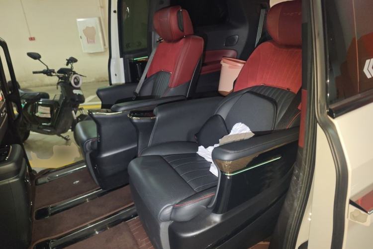 Used GAC Trumpchi M8 2023 Zongshi Series Dual-Motor Flagship Edition Left Rear Seat