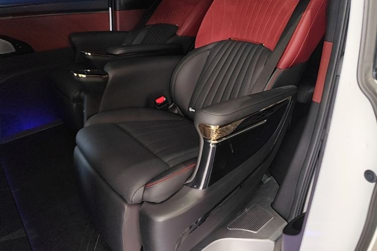 Used GAC Trumpchi M8 2023 Zongshi Series Dual-Motor Flagship Edition Left Rear Seat