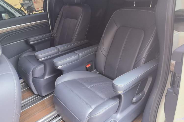 Used GAC Trumpchi M8 2023 Lingxiu Series 390T Prestige Edition Left Rear Seat