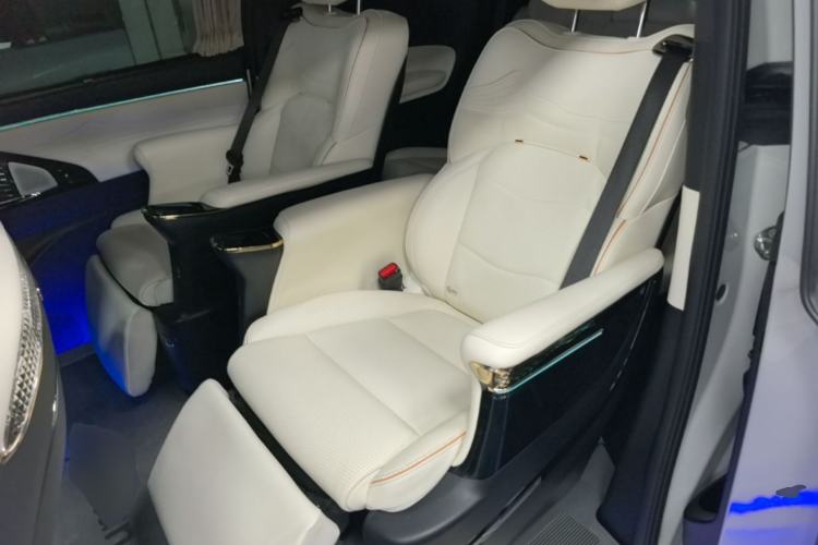 Used GAC Trumpchi M8 2023 Zongshi Series Dual-Motor Flagship Edition Left Rear Seat