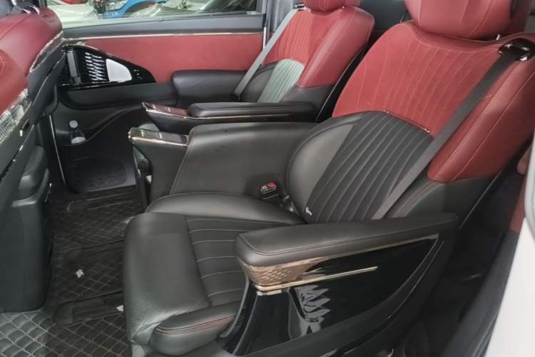 Used GAC Trumpchi M8 2023 Zongshi Series Dual-Motor YuZun Edition Left Rear Seat
